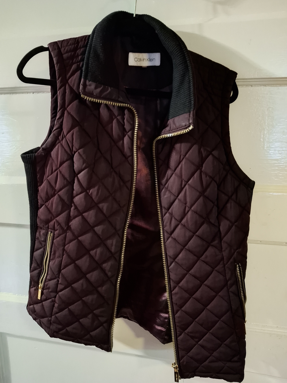 Calvin Klein Quilted Wine-Red Sleeveless Zip Vest